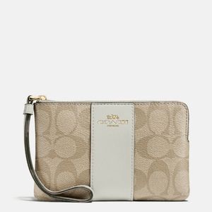 Coach Corner Zip Wristlet In Signature Canvas Gold Khaki Chalk NWT!